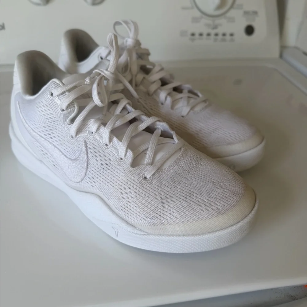 Nike White Low-Top Mesh Basketball Shoes